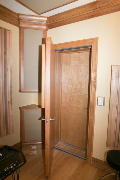 communication door system image