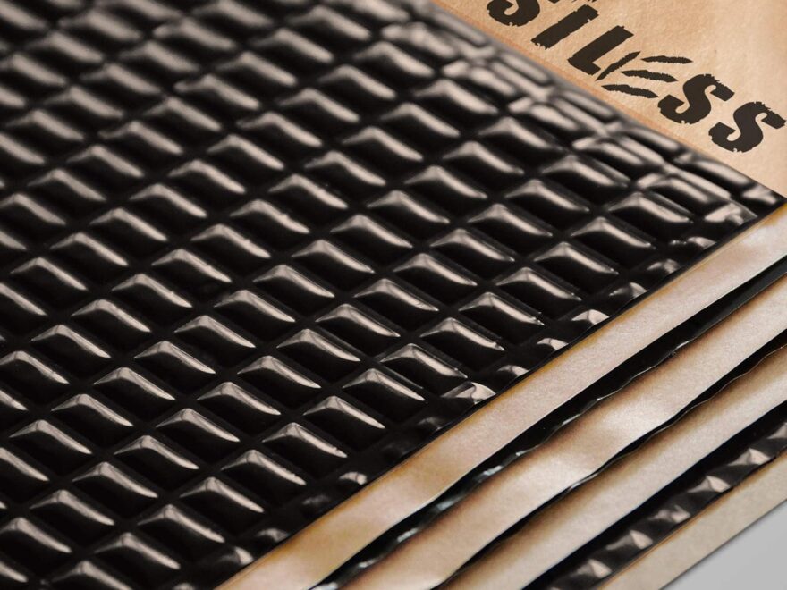 Mindsoft Insulated Garage Door Curtain: Transparent Magnetic Screen and Thermal Winter Insulation Kit Overview